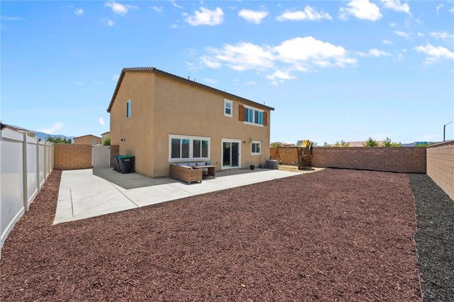 1385 Caprice Court, Hemet, CA 92543