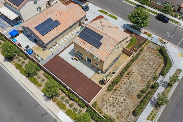 1385 Caprice Court, Hemet, CA 92543