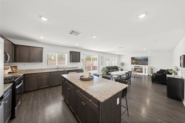 1385 Caprice Court, Hemet, CA 92543