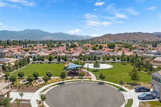 1385 Caprice Court, Hemet, CA 92543
