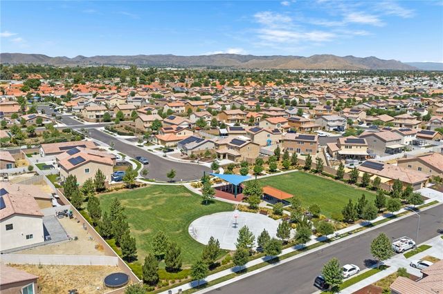 1385 Caprice Court, Hemet, CA 92543