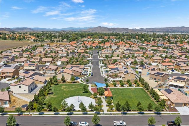 1385 Caprice Court, Hemet, CA 92543