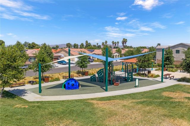 1385 Caprice Court, Hemet, CA 92543