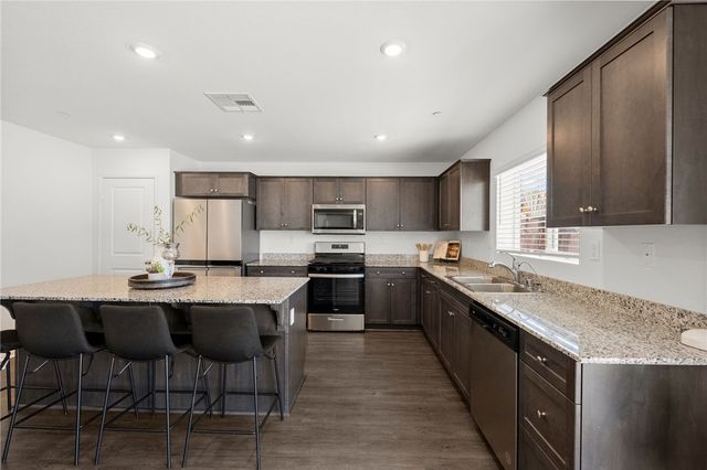 1385 Caprice Court, Hemet, CA 92543