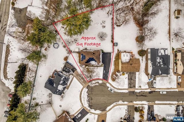 779 Decker Place, Paramus, NJ 07652