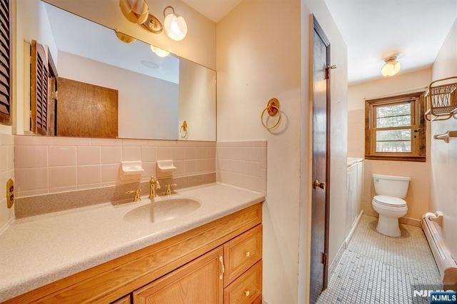 779 Decker Place, Paramus, NJ 07652