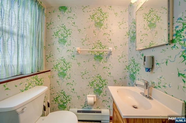 779 Decker Place, Paramus, NJ 07652