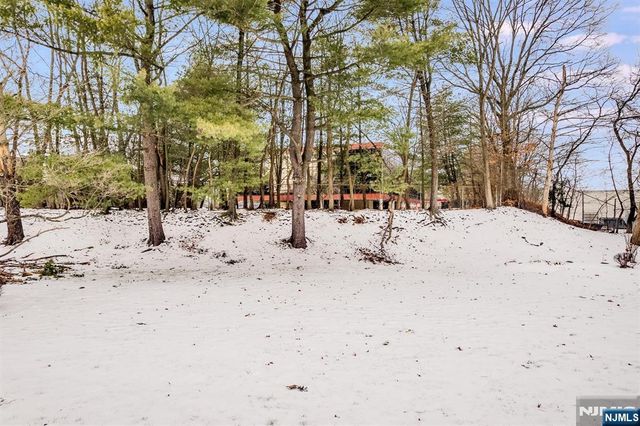 779 Decker Place, Paramus, NJ 07652