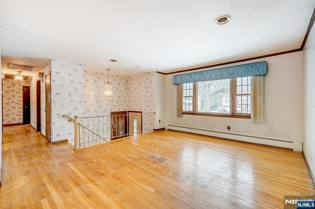 779 Decker Place, Paramus, NJ 07652