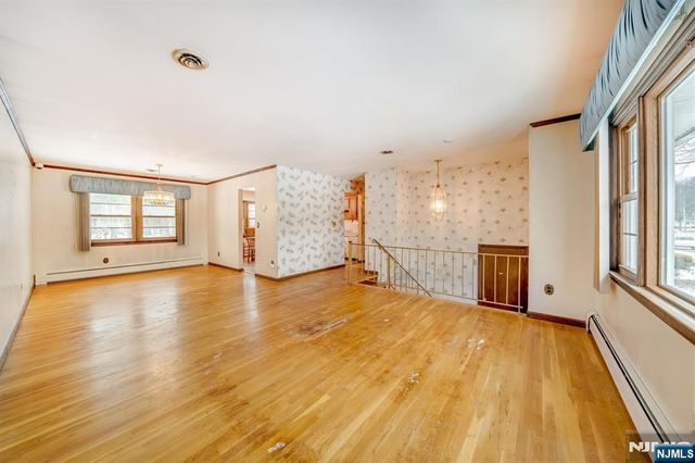 779 Decker Place, Paramus, NJ 07652