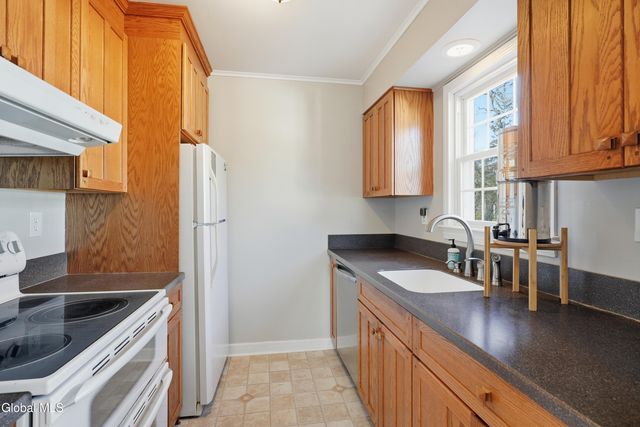 2049 Hoover Road, Niskayuna, NY 12304