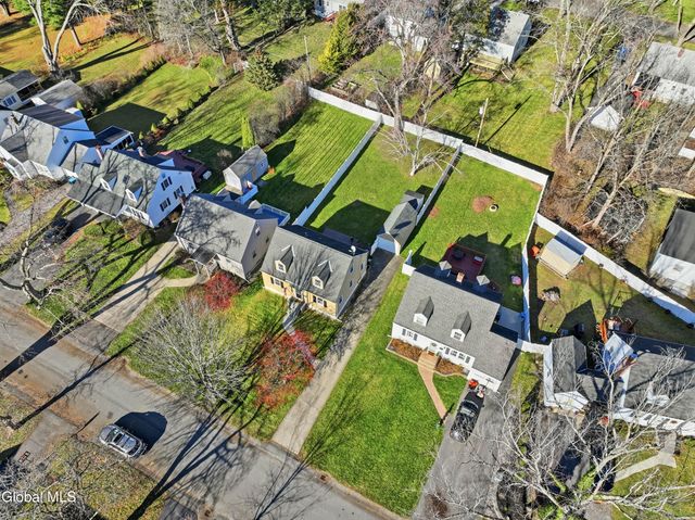 2049 Hoover Road, Niskayuna, NY 12304