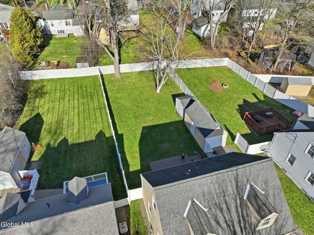 2049 Hoover Road, Niskayuna, NY 12304