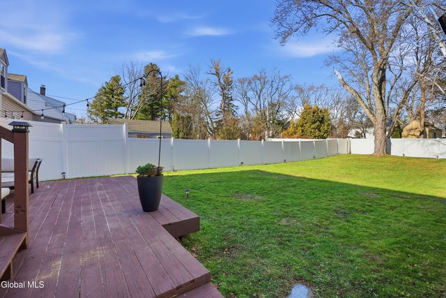 2049 Hoover Road, Niskayuna, NY 12304