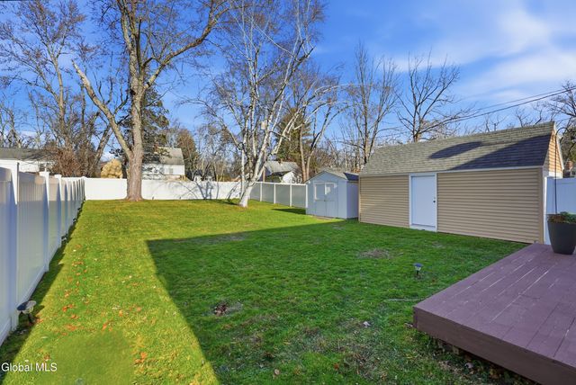 2049 Hoover Road, Niskayuna, NY 12304