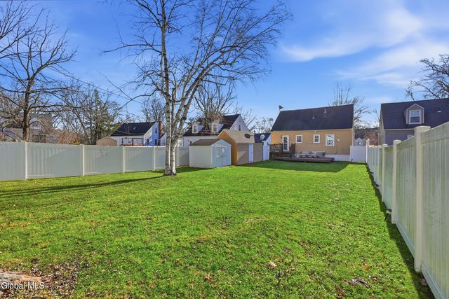 2049 Hoover Road, Niskayuna, NY 12304