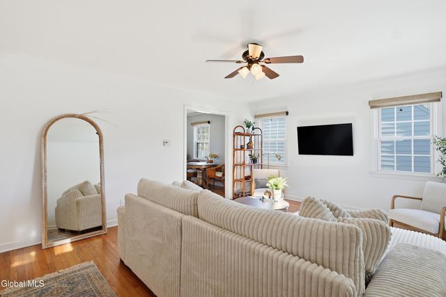 2049 Hoover Road, Niskayuna, NY 12304