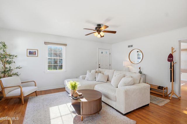 2049 Hoover Road, Niskayuna, NY 12304