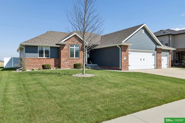 1228 Maplewood Drive, Fremont, NE 68025
