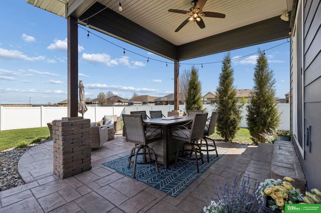 1228 Maplewood Drive, Fremont, NE 68025