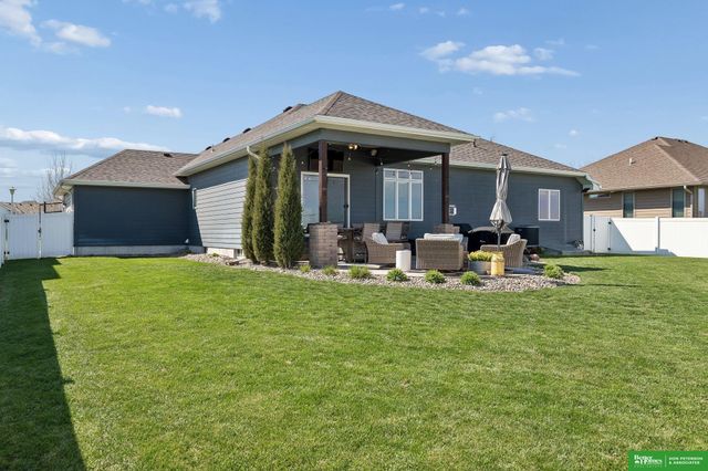 1228 Maplewood Drive, Fremont, NE 68025