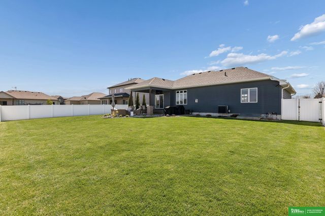 1228 Maplewood Drive, Fremont, NE 68025