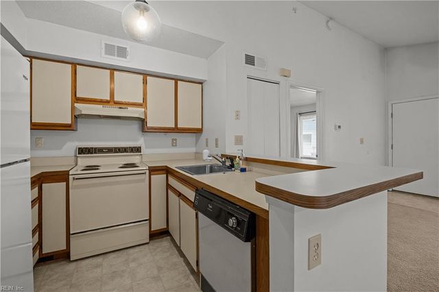 4734 Red Duck CT, Virginia Beach, VA 23462