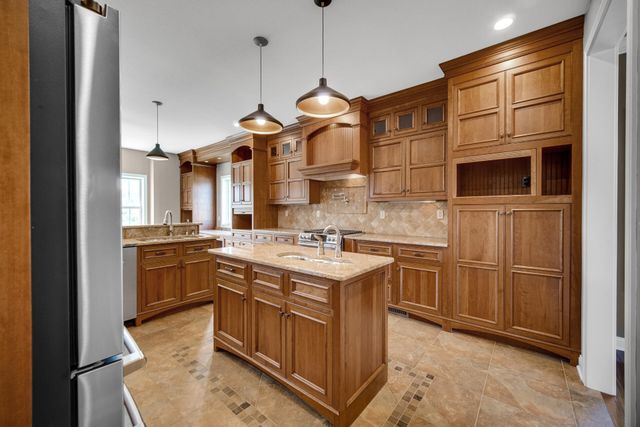 286 Overlook Court, Valparaiso, IN 46385