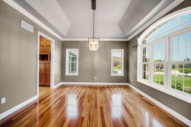 286 Overlook Court, Valparaiso, IN 46385