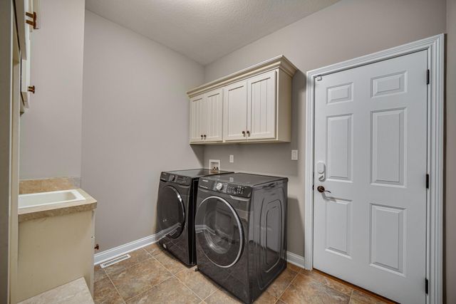286 Overlook Court, Valparaiso, IN 46385