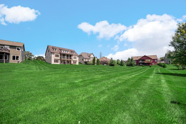 286 Overlook Court, Valparaiso, IN 46385