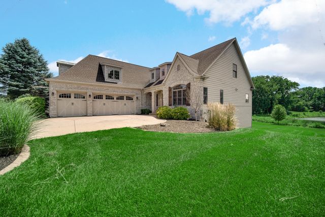 286 Overlook Court, Valparaiso, IN 46385