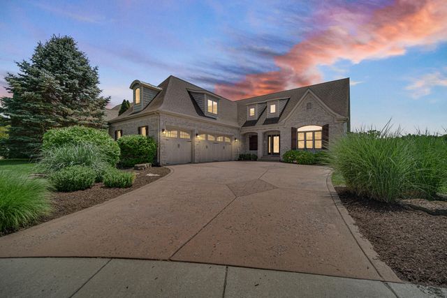 286 Overlook Court, Valparaiso, IN 46385