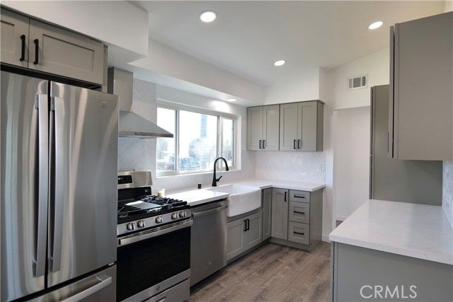 853 N Jasmine, Ontario, CA 91762