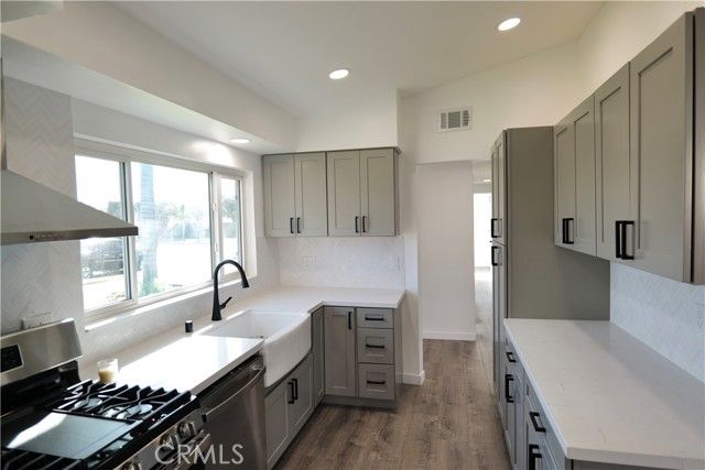 853 N Jasmine, Ontario, CA 91762