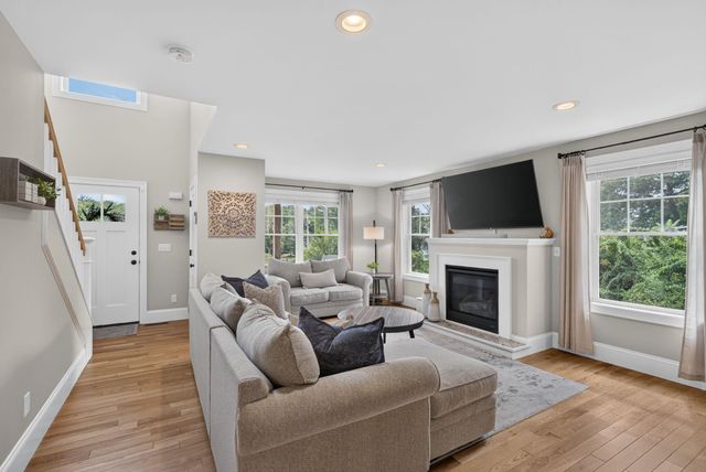 215 South Main Street, Seabrook, NH 03874