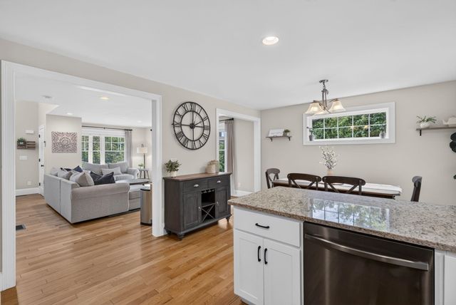 215 South Main Street, Seabrook, NH 03874