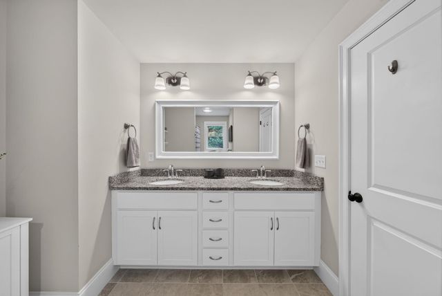 215 South Main Street, Seabrook, NH 03874