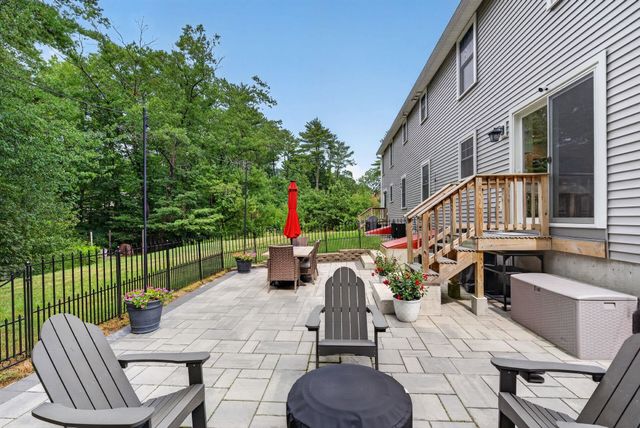 215 South Main Street, Seabrook, NH 03874