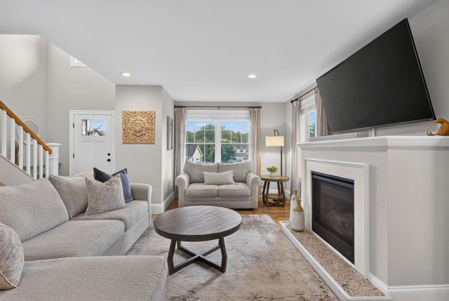 215 South Main Street, Seabrook, NH 03874