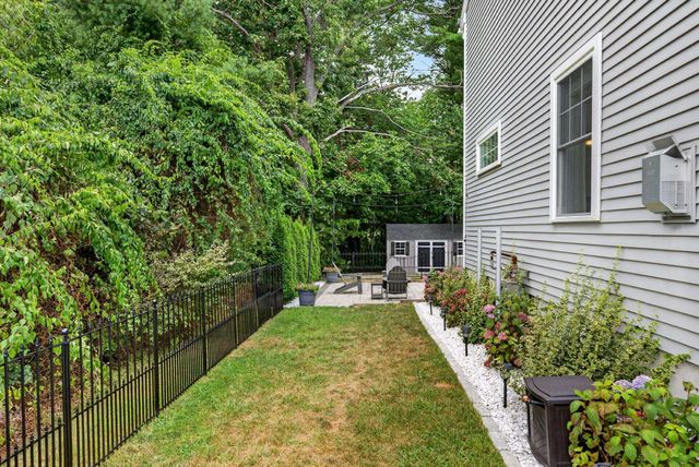 215 South Main Street, Seabrook, NH 03874