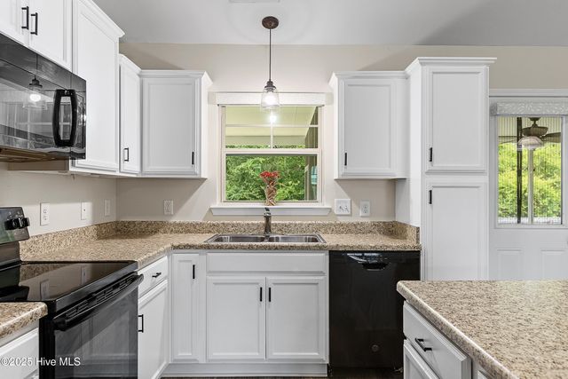302 Boxwood Court, Jacksonville, NC 28540