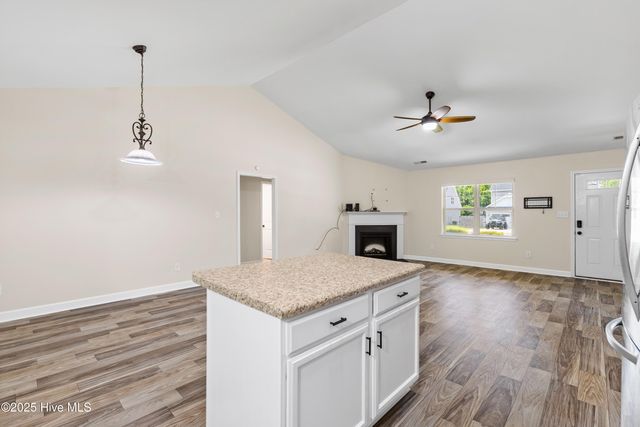 302 Boxwood Court, Jacksonville, NC 28540