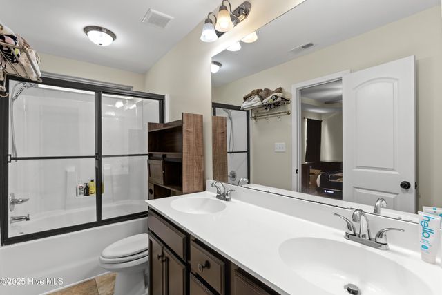 302 Boxwood Court, Jacksonville, NC 28540