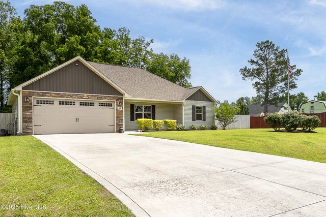 302 Boxwood Court, Jacksonville, NC 28540