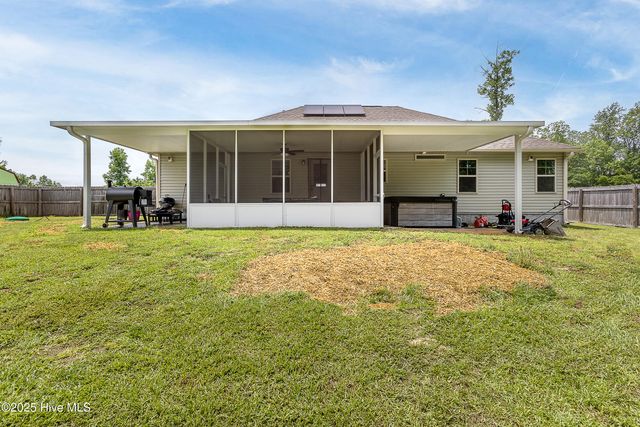 302 Boxwood Court, Jacksonville, NC 28540