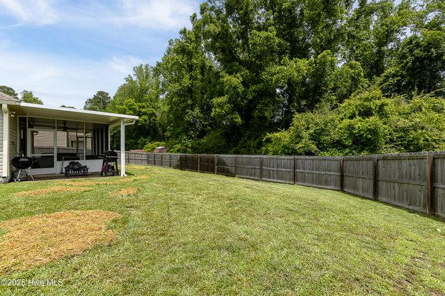 302 Boxwood Court, Jacksonville, NC 28540