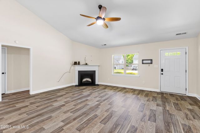 302 Boxwood Court, Jacksonville, NC 28540