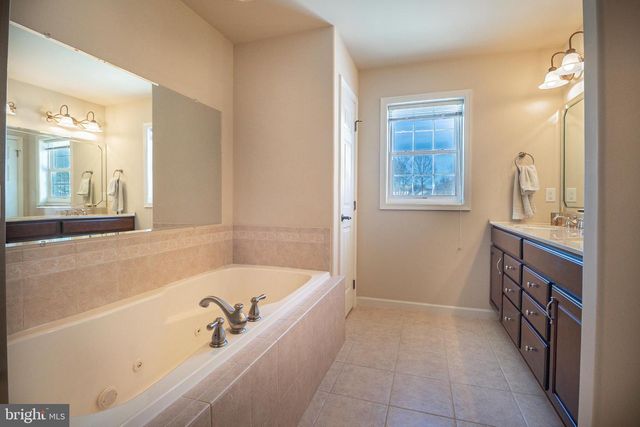 3932 TRAYER LN, Mechanicsburg, PA 17050