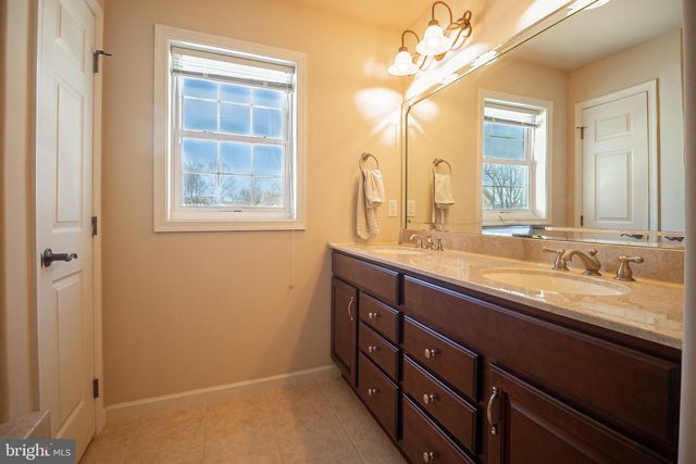 3932 TRAYER LN, Mechanicsburg, PA 17050